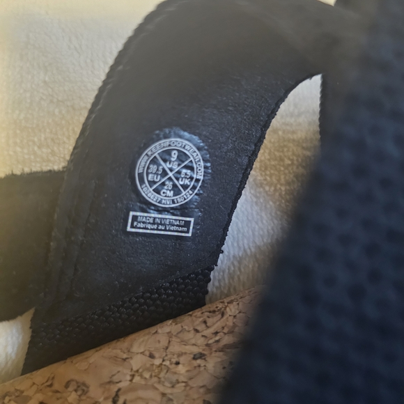 Women's KEEN Elle Criss Cross Sandals - Picture 8 of 8